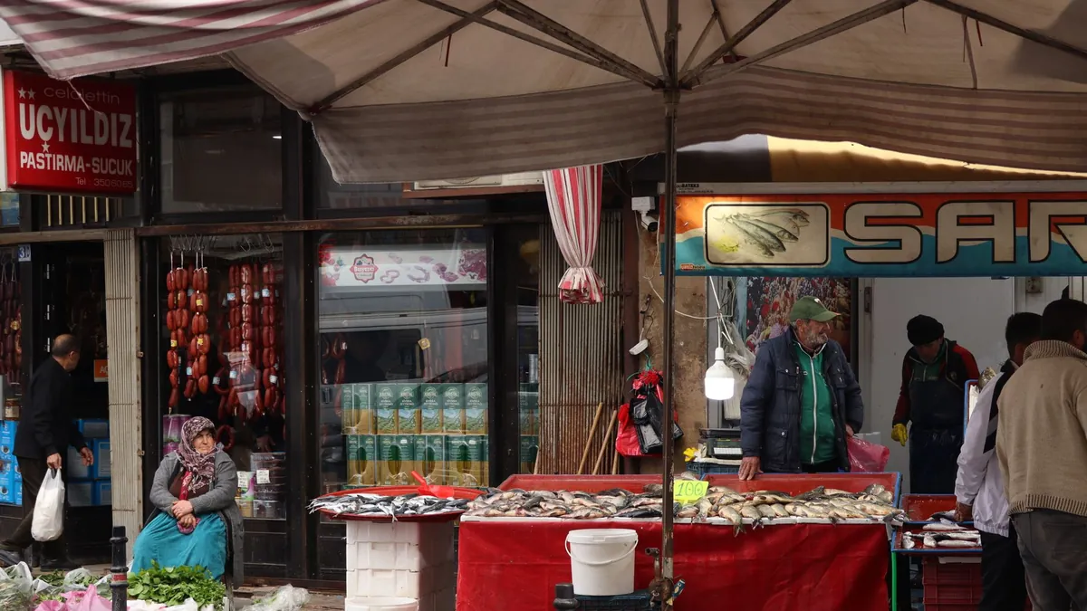 Pazar Günü Taksi: Yük Taşıma ve Bekleme Düzeni